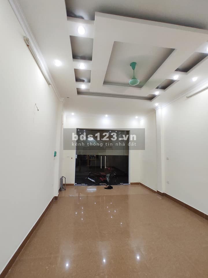 Nhà Hoàng Mai, mặt ngõ thông, ô tô ra vào thoải mái, kinh doanh, dt 42m2, 4 tầng, hơn 4 tỷ