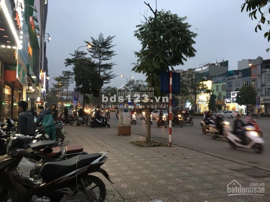 Bán nhà mặt phố 2 mặt tiền Võ Chí Công Xuân La Quận Tây Hồ, DT 150m2, giá 60 tỷ, vỉa hè rộng 10m. lh 0944596256