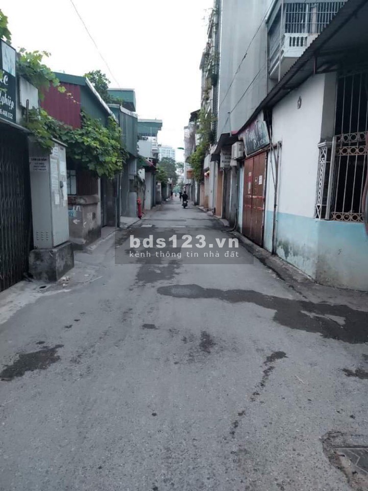 Bán gấp nhà Phố Trạm - Long Biên, ô tô tránh, vỉa hè, gara ô tô 7 chỗ