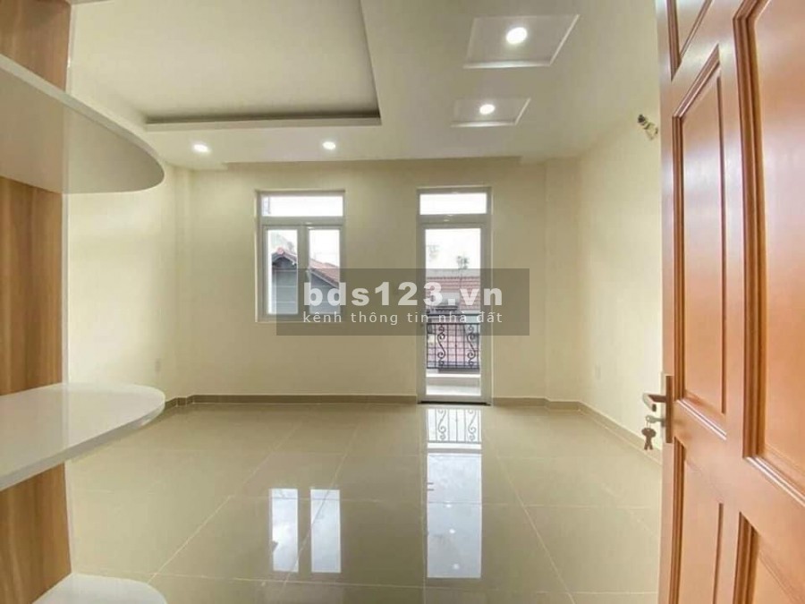 Chủ bán nhà để lấy tiền trả nợ, nguyên căn yên tĩnh, hẻm lớn, giá 7.3 tỷ