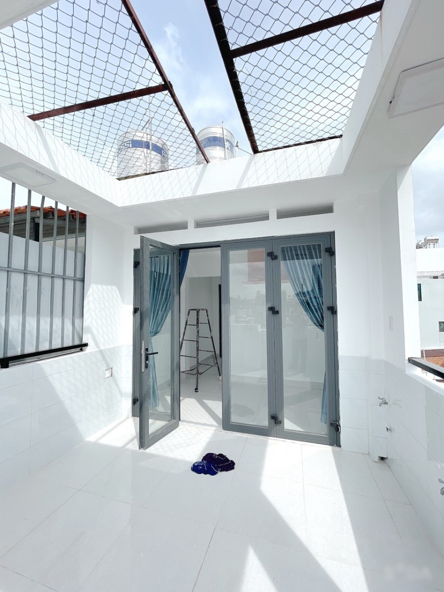 Nhà 3 tầng, 5PN, hẻm 184 Âu Dương Lân Phường 3 Quận 8