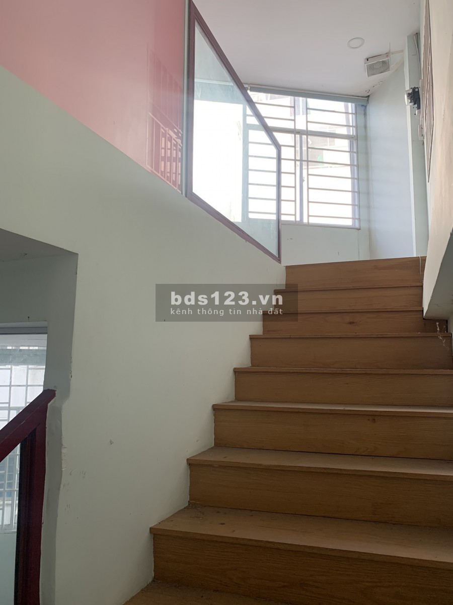 Nhà Đẹp MT Âu Dương Lân P3 Quận 8 diện tích sử dụng: 137,4m2