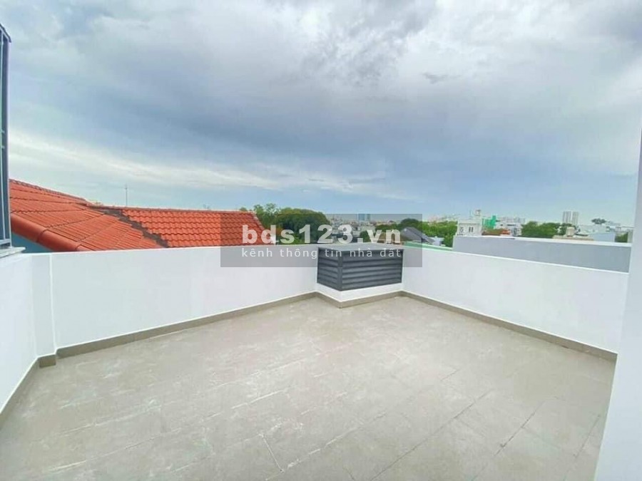 Chủ bán nhà để lấy tiền trả nợ, nguyên căn yên tĩnh, hẻm lớn, giá 7.3 tỷ