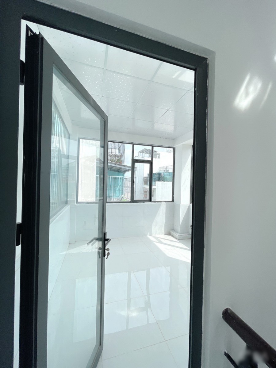 Nhà 3 tầng, 5PN, hẻm 184 Âu Dương Lân Phường 3 Quận 8