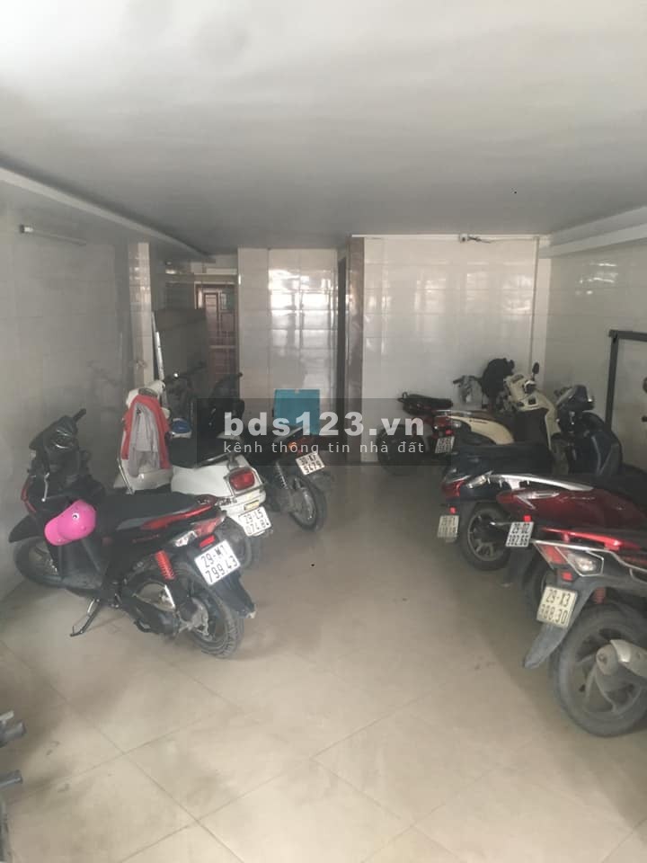 Bán nhà đẹp phố Hoàng Hoa Thám, kinh doanh sầm uất, 6 tầng thang máy, nở hậu