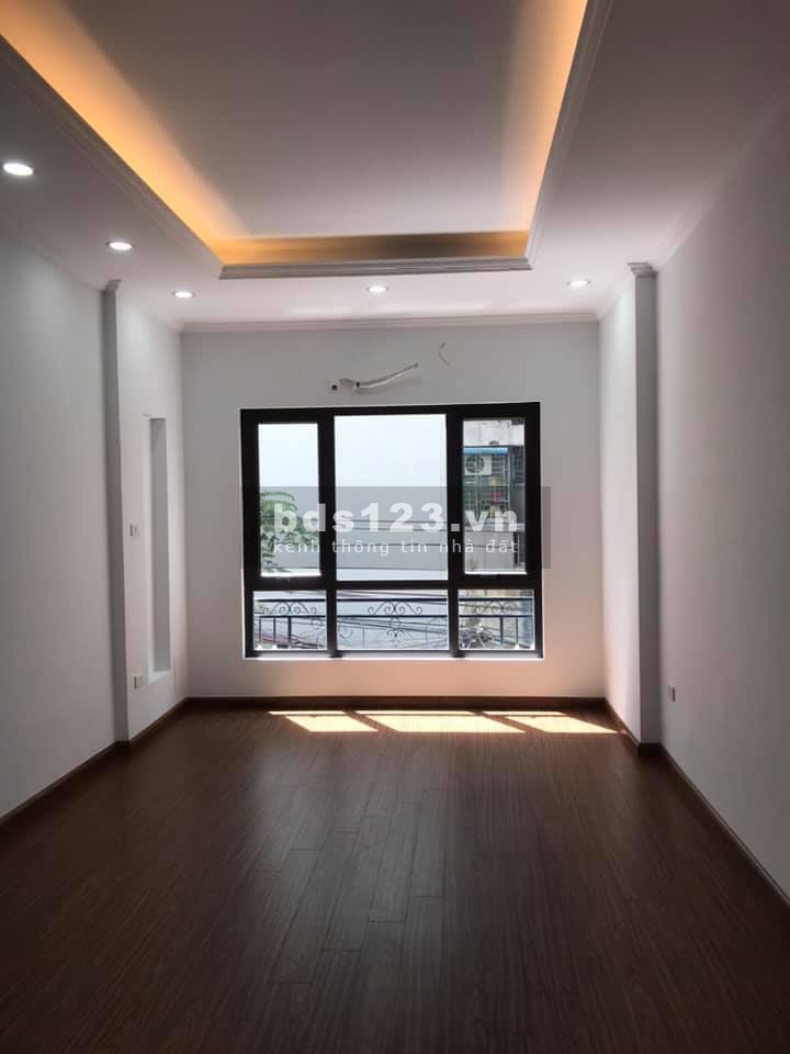 Nhà Quận Hoàng Mai thoáng đẹp, giao thông thuận tiện, an ninh tốt, hàng xóm thân thiện, ô tô đỗ cửa, dt 52m2, nhỉnh 4 tỷ
