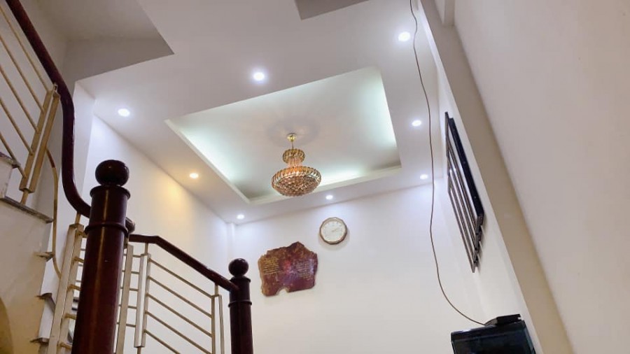 Hiếm, nhà đẹp, cần bán DT 38m, 5T, MT 4m, giá chỉ 3.5 tỷ, Thụy Khuê.