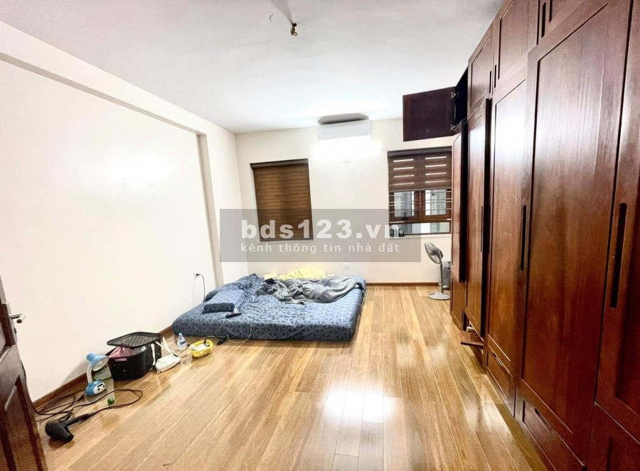 Nhà mới coong Cầu Giấy 54m2, 5 tầng đúc, mt 4m, ngõ thông chỉ 3.7 tỷ