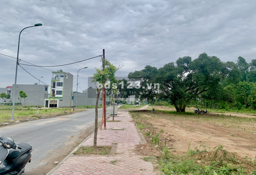 Cần bán lô hướng Đông Nam - Trung tâm KĐT mới Xuân Hoà - Giá 12tr5/m2 có thương lượng