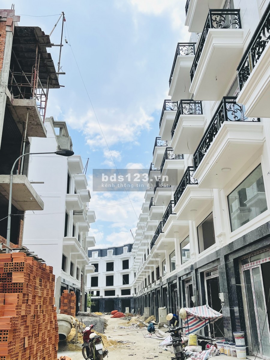 Chỉ 1,8 tỷ sở hữu ngay nhà phố trung tâm quận 12 với 3 mặt view sông