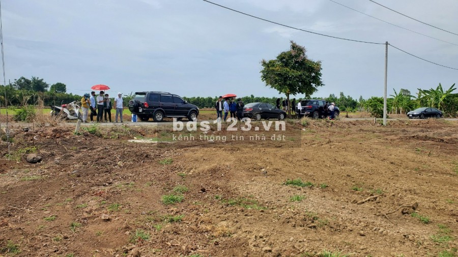 Bán 1 sào đất view nghỉ dưỡng nhánh đường Phạm Hùng chưa bao giờ hết hót