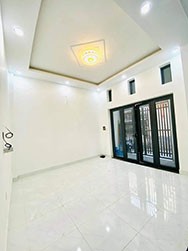 Bán Gấp Nhà Mới 3 Tầng ở Luôn Đường Hoàng Hoa Thám, P5, Phú Nhuận, 42 m2