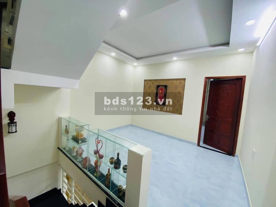 Bán Nhà Gần Chợ Phạm Văn Hai, Tân Bình, 51m2, 4 lầu, 4 Phòng ngủ