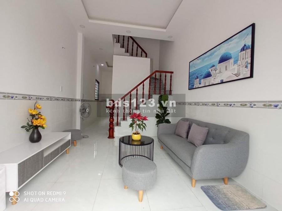 Cần bán gấp nhà Lạc Long Quân Q.TB 37m2 giá chỉ 3 tỷ 55 thương lượng