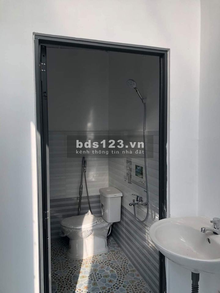 Cần bán gấp nhà Lạc Long Quân Q.TB 37m2 giá chỉ 3 tỷ 55 thương lượng