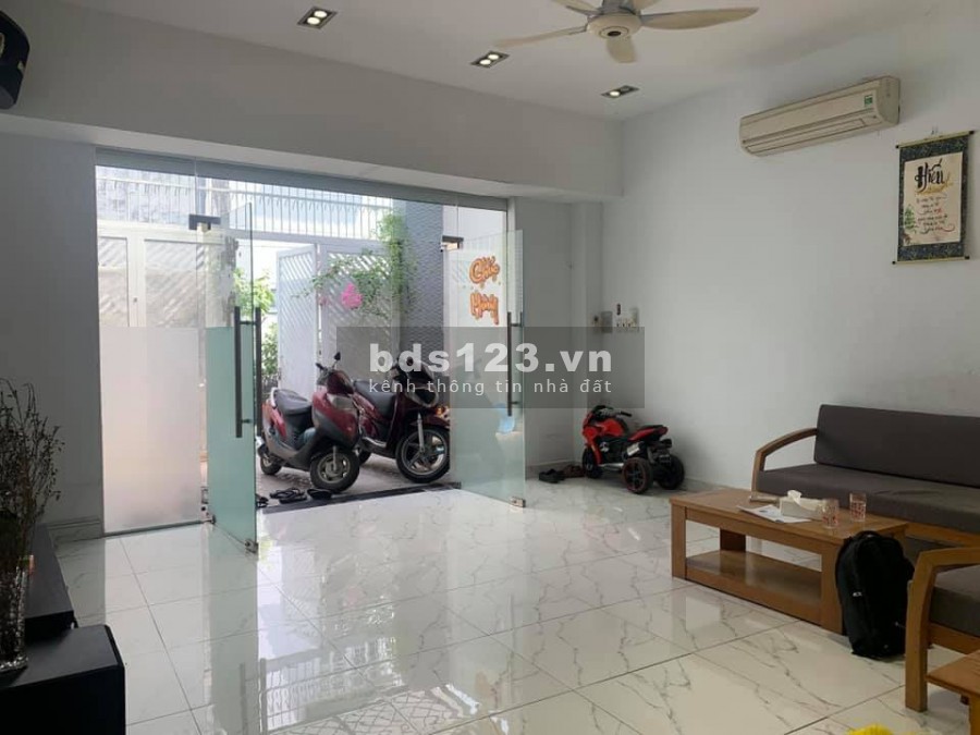 Bán nhà Hoàng Hoa Thám, Phú Nhuận, 37m2, 80m ra mặt tiền, chỉ 4 tỷ 350 triệu