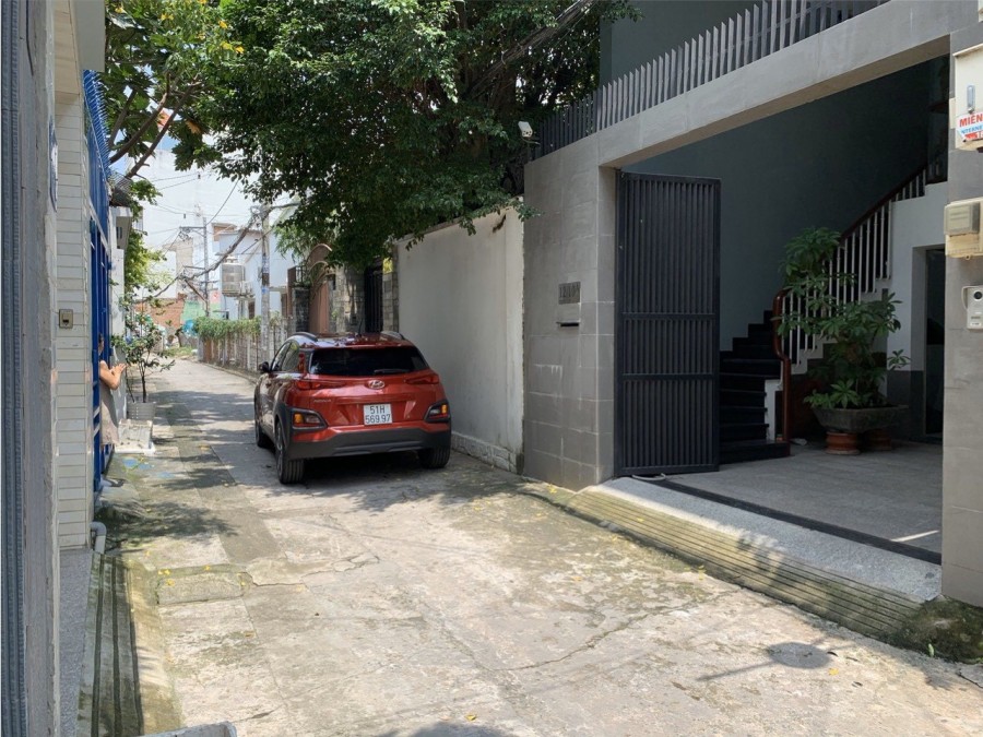 Bán nhà HXH Huỳnh Văn Bánh ngang lớn khan hiếm, dt 6.3m, nhà mới trệt 4 lầu