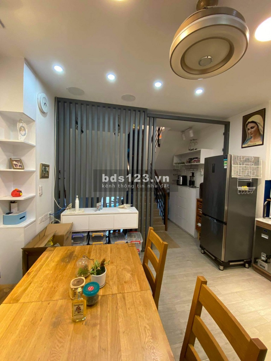 Bán nhà mặt tiền kinh doanh đường Nguyễn Văn Luông, Quận 6 dt 220m2 giá 24 Tỷ