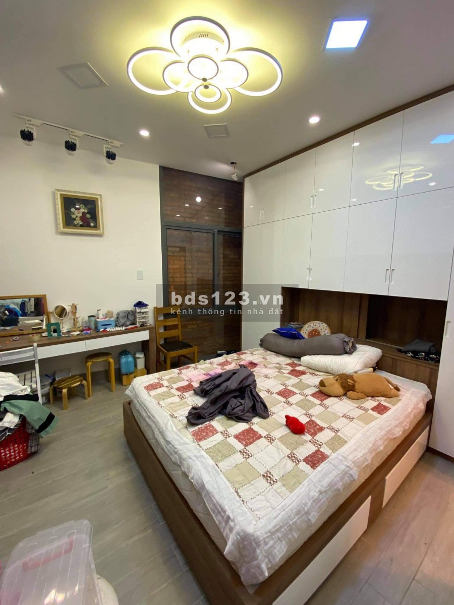 Bán nhà 2 mặt tiền đường Tân Thành,con đường kinh doanh sầm uất,giá 9.5 Tỷ
