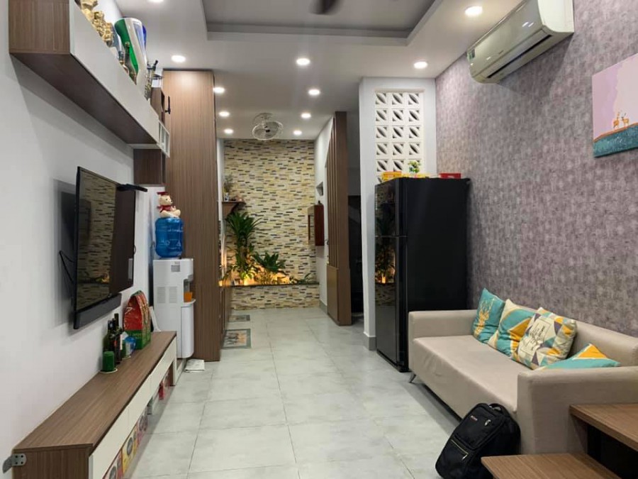 Bán nhà Thích Quảng Đức, Tặng Nội thất Xịn Đẹp, 42m2, giá 4.2 tỷ