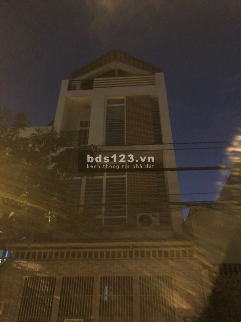 Cho thuê nhà Quận Thủ Đức mặt tiền đường số 6, khu dân cư Sông Đà