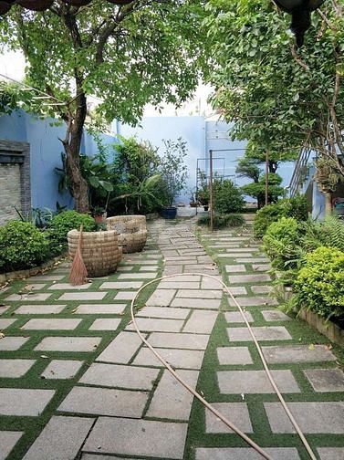 Cho thuê villa sân vườn 300m2 hầm 3 lầu hiện đại Trần Não