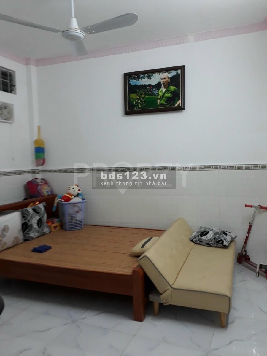 Nhà Đẹp Huỳnh Tấn Phát Quận 7, có sân để xe hơi trong nhà, khu mất cấp