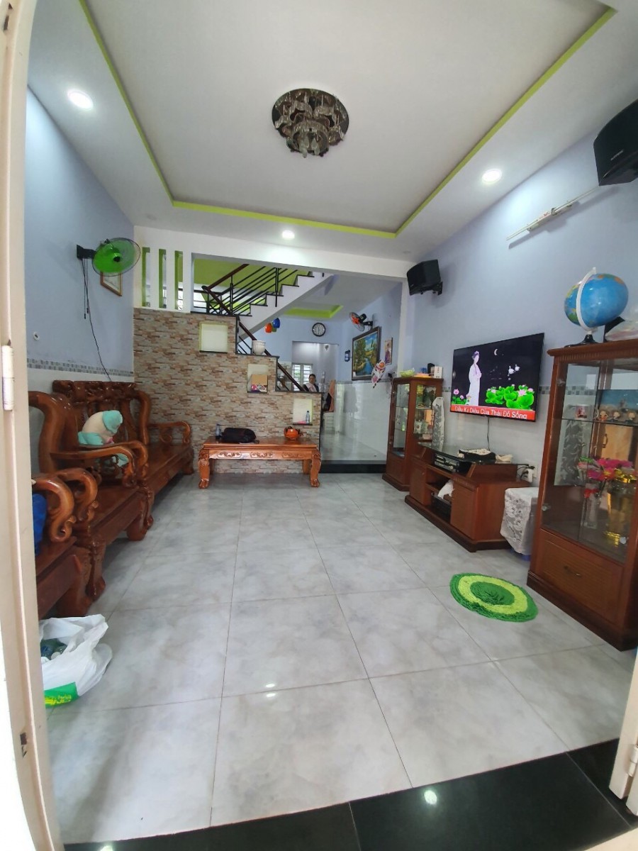 Nhà mặt tiền 4x16m 2 lầu đường Chu Văn An Quận Tân Phú chỉ 8.4 tỷ
