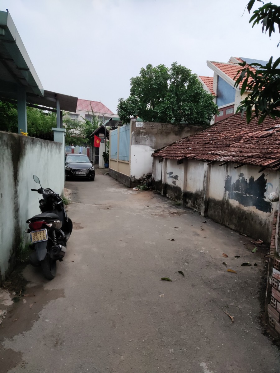 Nhà Hóa An 225m2, SHR đường xe hơi vào tận nhà, sau lưng trường THCS Tân An