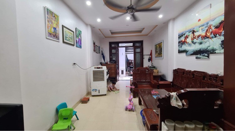 Nhà Tự Xây Ngọc Thụy Long Biên 70m 3t mt6.8m nhỉnh 3 tỷ, ô tô đỗ cổng, an sinh đỉnh.