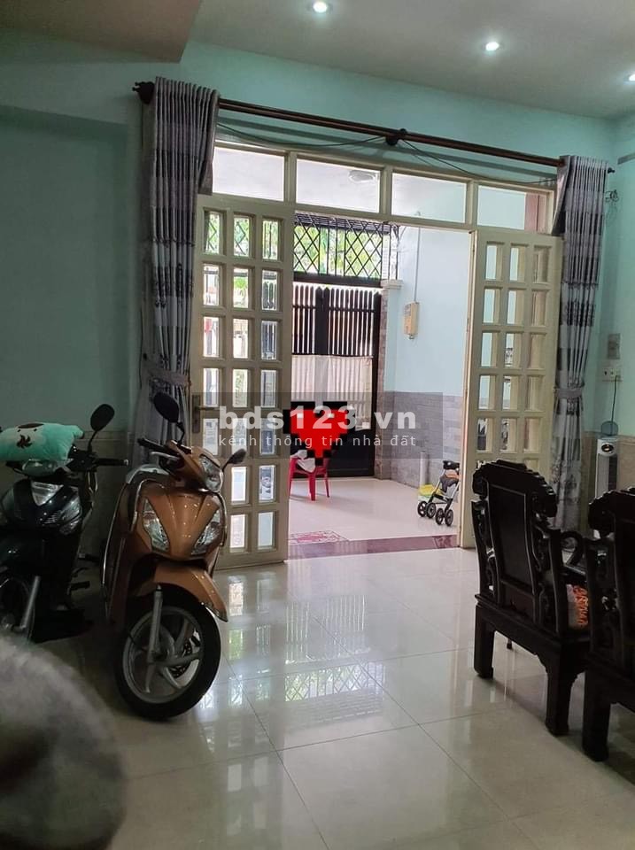 Bán nhà đường Nguyễn Thanh Tuyền gần Nguyễn Bặc, 4 lầu Tân Bình, LH0909205956