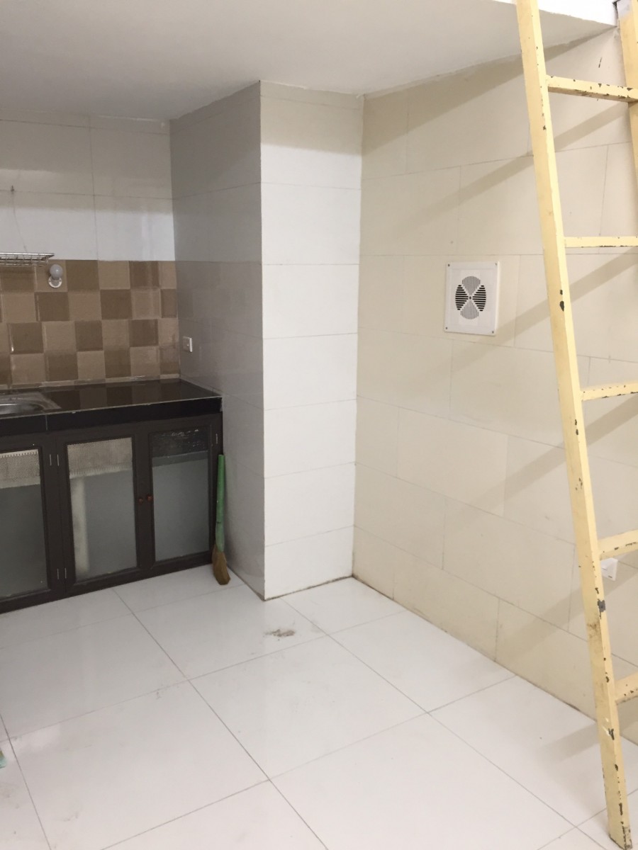 Cho thuê nhà tại Dịch Vọng đường Cầu Giấy, nguyên căn 3 tầng đúc