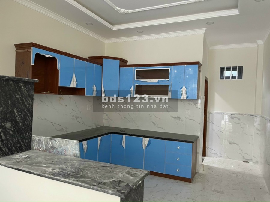 Bán nhà ngay MT đường Nguyễn Thị Khắp, Dĩ An. 0969119772