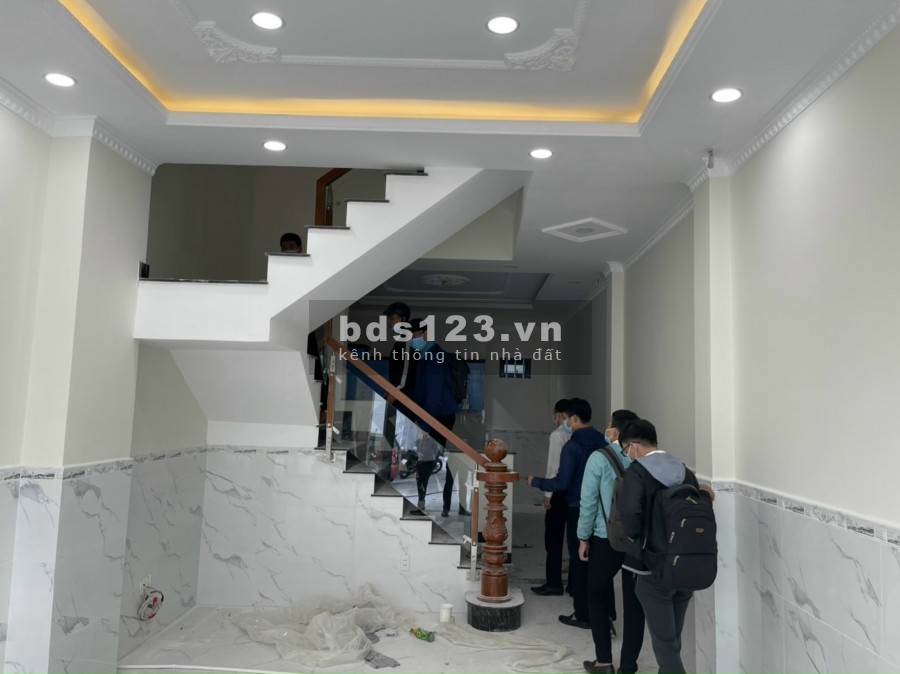 Bán nhà ngay MT đường Nguyễn Thị Khắp, Dĩ An. 0969119772