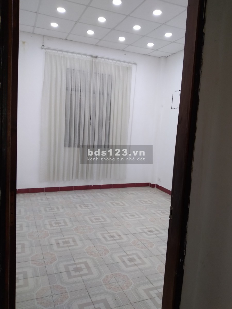 Cho thuê nhà nguyên căn đường C1 phường 13 quận Tân Bình DTSD 100m2