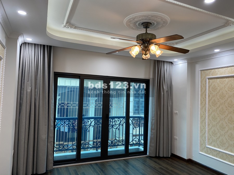 Bán nhà lô góc ô tô thang máy 43m2 6 tầng mới xây ngõ Thái Thịnh 1 giá 9 tỷ. LH 0912442669