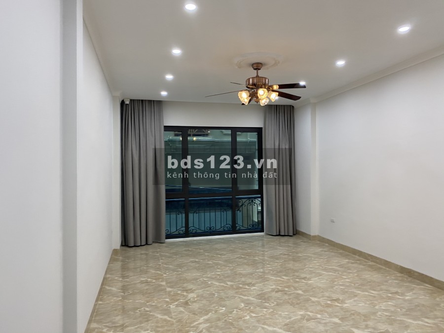 Bán nhà lô góc ô tô thang máy 43m2 6 tầng mới xây ngõ Thái Thịnh 1 giá 9 tỷ. LH 0912442669