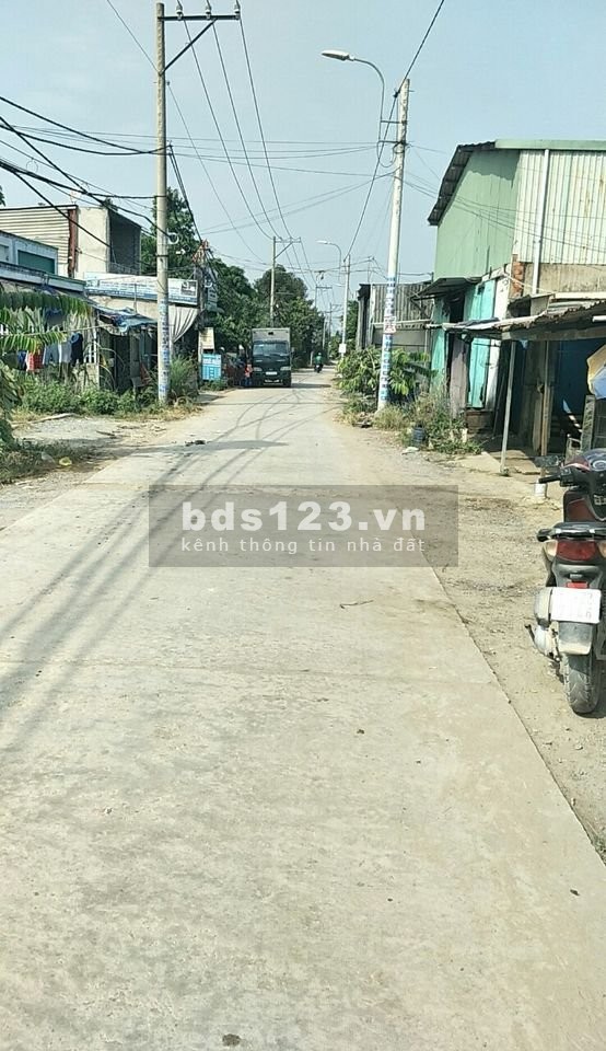 Gia đình em kẹt tiền bán lô đất vị trí đẹp giá 360tr xã Vĩnh Lộc b