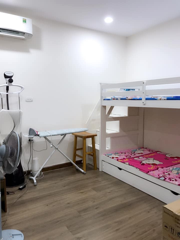 Siêu Phẩm! Căn hộ 70m2, 2 ngủ ở A10 Nam Trung Yên, để lại toàn bộ nội thất
