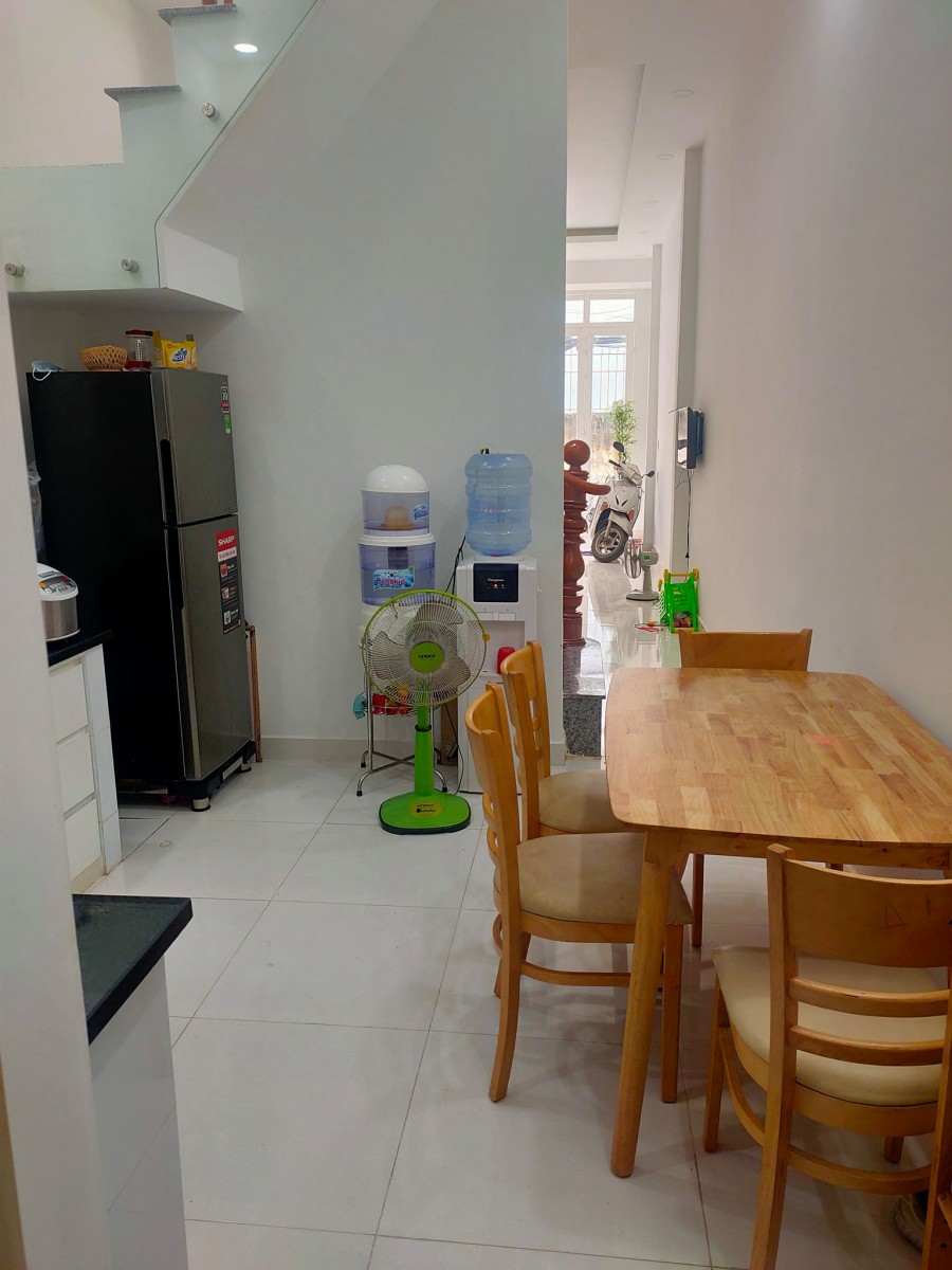 Bán nhà mặt phố đường số 3 KP1 Tân Phú Quận 7 40m2 5T 7 tỷ6