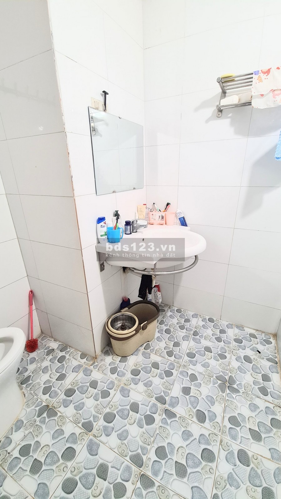 Bán nhà tập thể tầng 1 Mai Dịch. Diện tích 45m2. Giá 1.32 tỷ.
