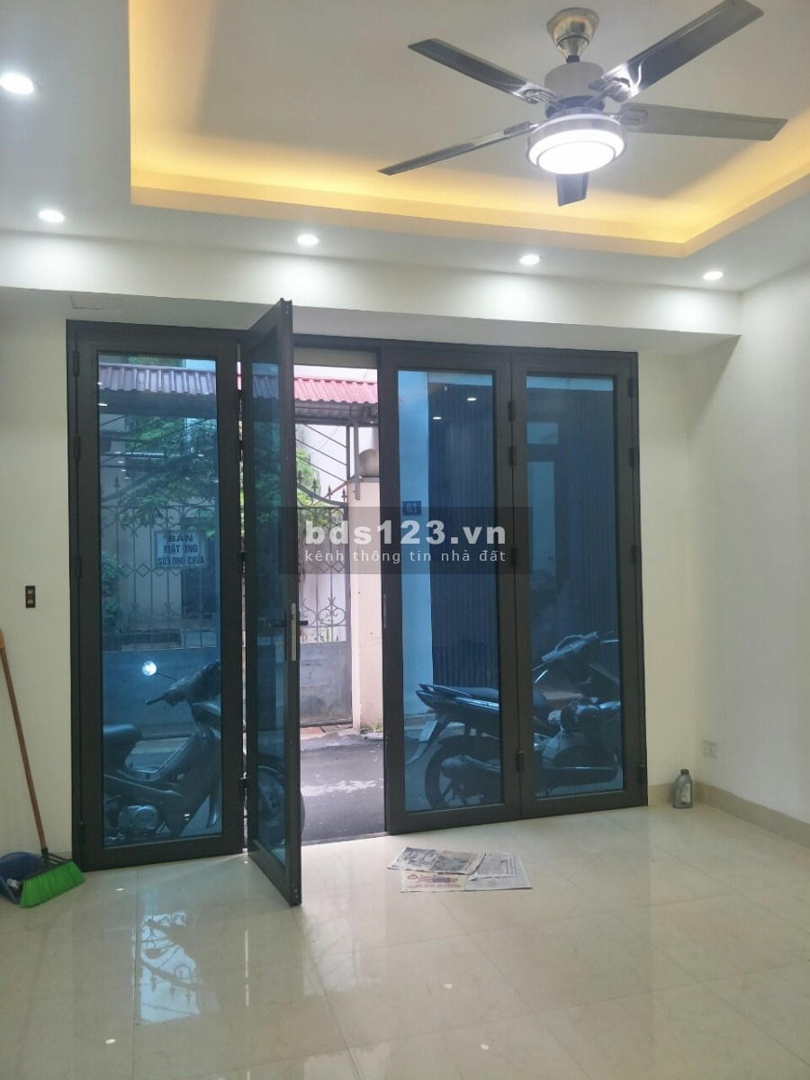 Bán nhà Phố Bồ Đề 52m2, 5T, 4m mặt tiền, Giá 5.3 tỷ, Lô góc, Ô tô, ngõ thông Hồng Tiến.