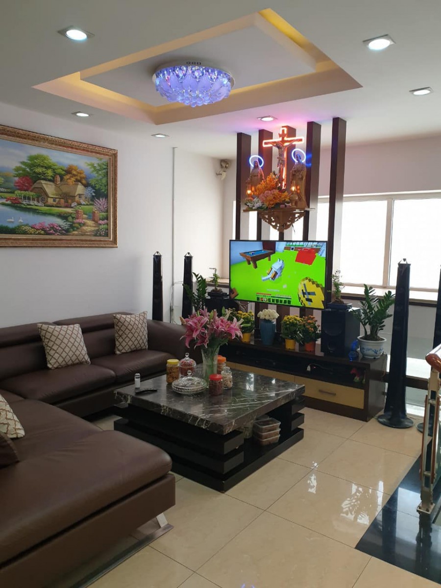 Bán gấp lô góc giá rẻ hẽm thông 8m, 5m X 13m, giá 5.3 Tỷ, khu dân cư