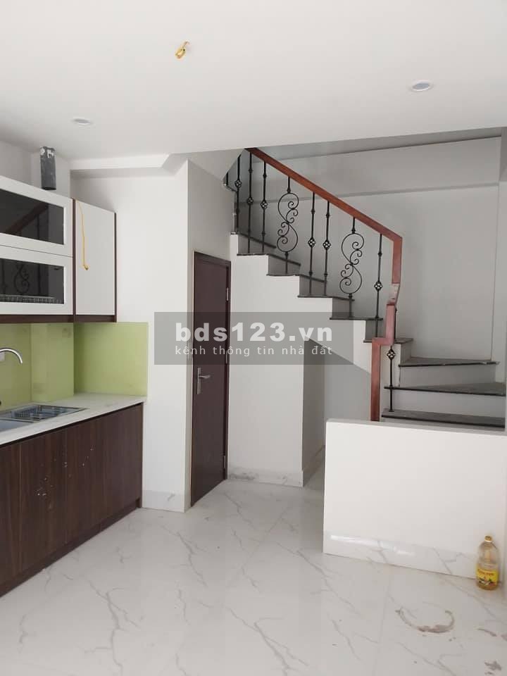 Bán nhà mới 5 tầng Phạm Văn Đồng, Từ Liêm 35m2 giá 3.1 tỷ, nội thất đẹp