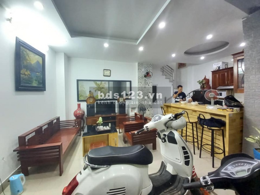 Nhà đẹp Tôn Đức Thắng, ngõ thông, nhà mới ở sướng, 33m2x5T, nhỉnh 3 tỷ
