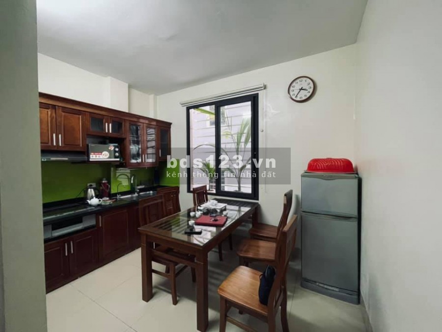 Bán nhà Hoàng Như Tiếp 4 tầng, mặt tiền 3,9m, lô góc, ô tô đỗ cửa, ngõ thông thoáng