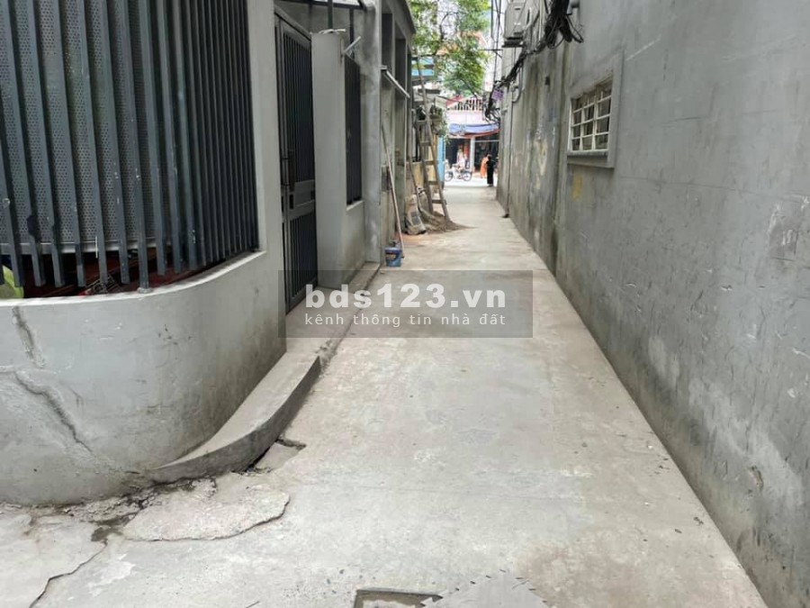 Bán nhà Hoàng Như Tiếp 4 tầng, mặt tiền 3,9m, lô góc, ô tô đỗ cửa, ngõ thông thoáng