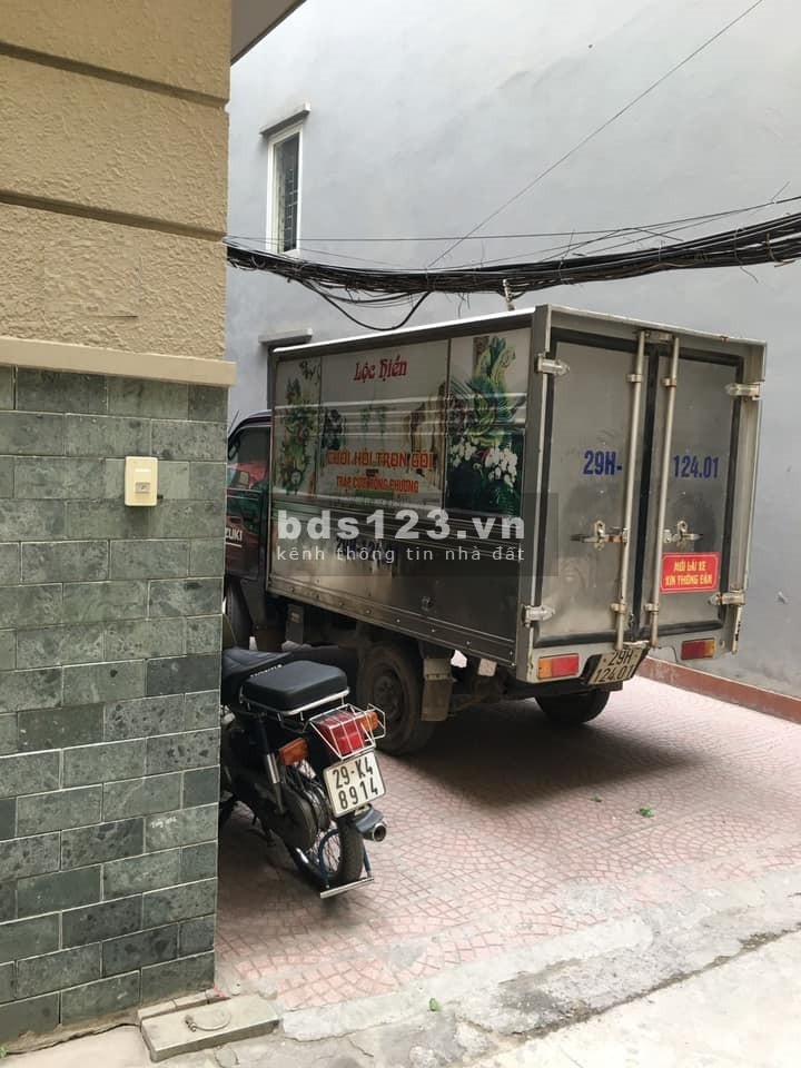 Bán nhà Hoàng Như Tiếp 4 tầng, mặt tiền 3,9m, lô góc, ô tô đỗ cửa, ngõ thông thoáng