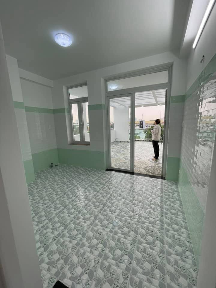 Nhà mới mặt tiền đường sát chân cầu Chánh Hưng Quận 8, diện tích 65m2 giá 15.2 Tỷ