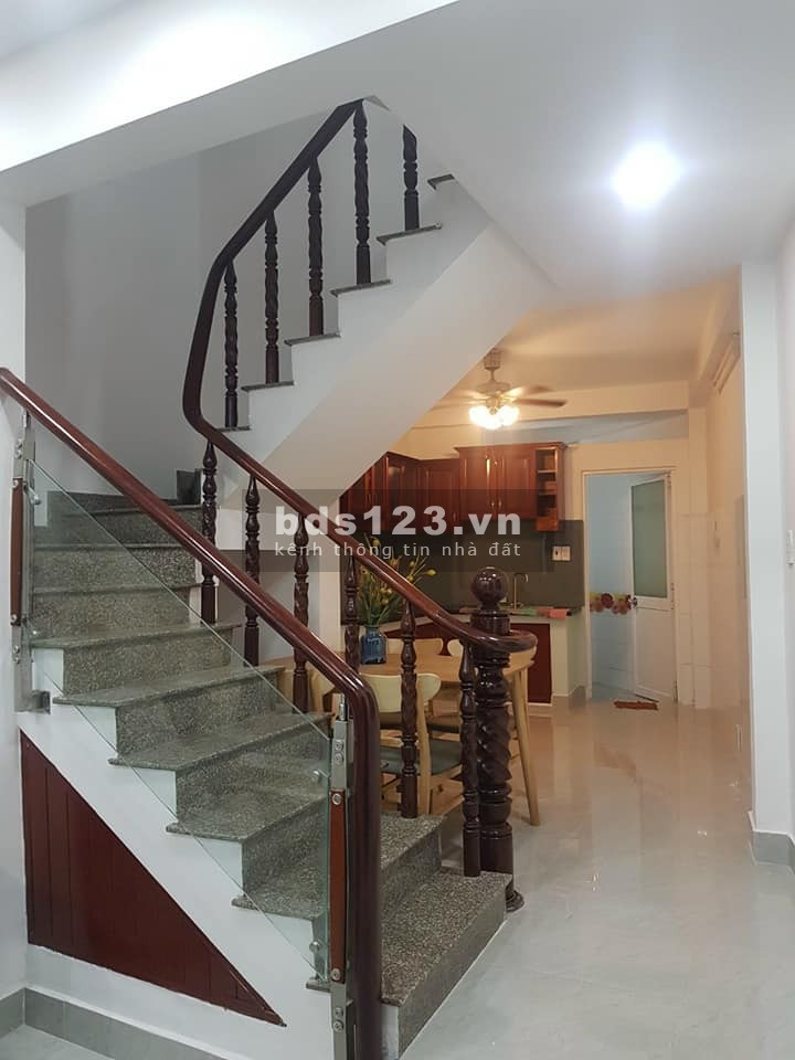 Nhà châu âu # hẻm ba gác Huỳnh Văn Bánh P13, Q.Phú Nhuận 5 tầng 45m2